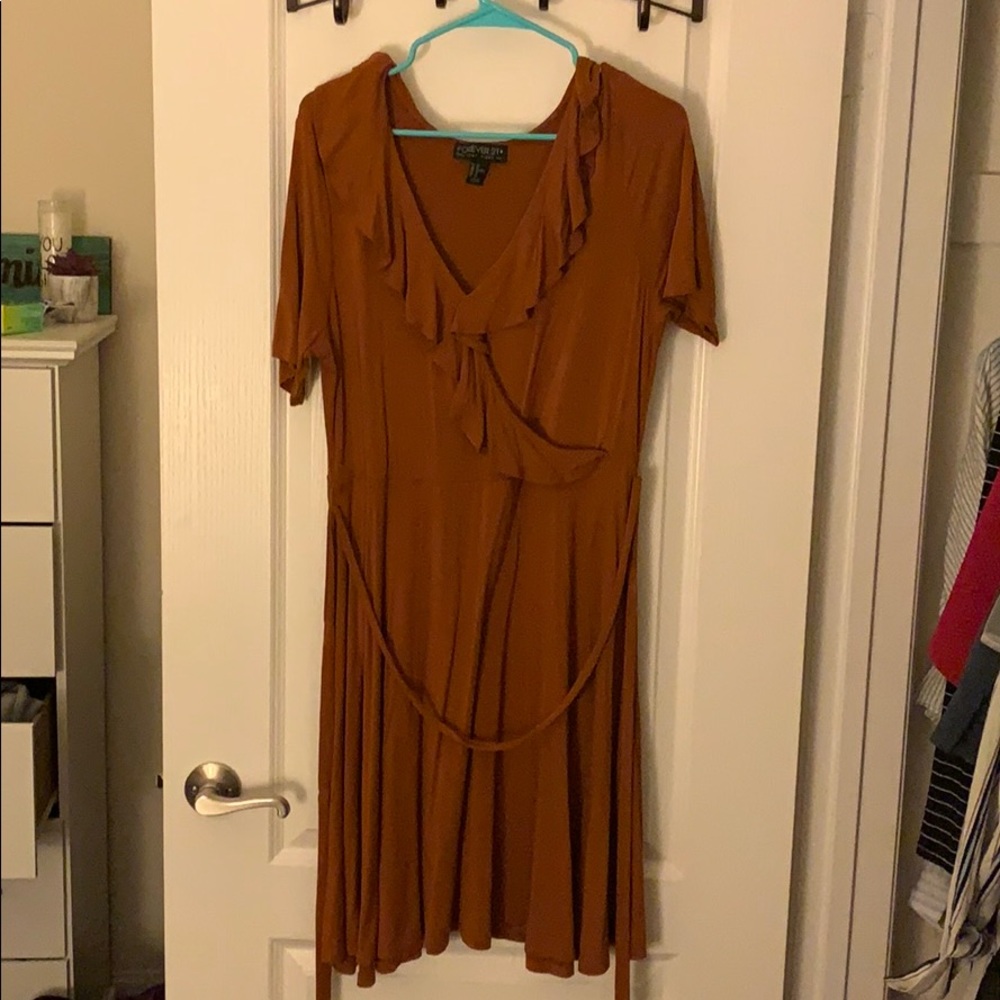 Knee length v neck ruffle PLUS SIZE dress